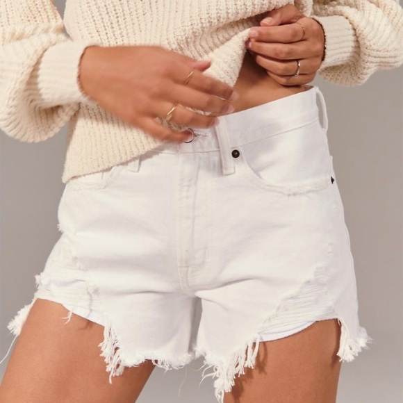 Abercrombie & Fitch Pants - Mid Rise Boyfriend Shorts